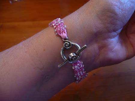 Clasp toggle