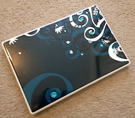 2009 DecalGirl on my old Macbook